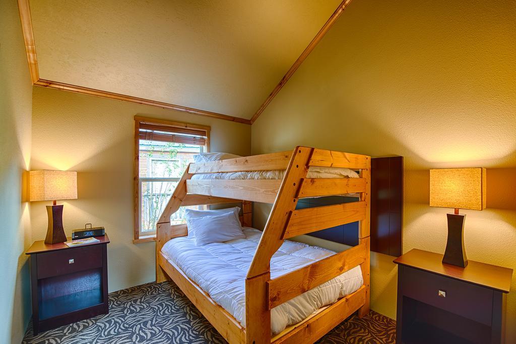 Explorer Cabins At Yellowstone West Yellowstone Exterior foto